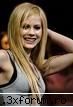 si mai pun eu  :rotfl: aici puneti poze cu avril lavigne!